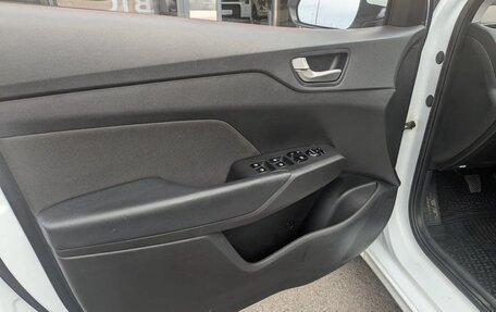 Hyundai Solaris II рестайлинг, 2017 год, 1 230 000 рублей, 8 фотография