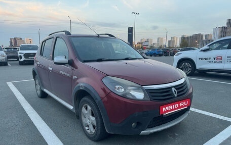 Renault Sandero I, 2013 год, 795 000 рублей, 2 фотография
