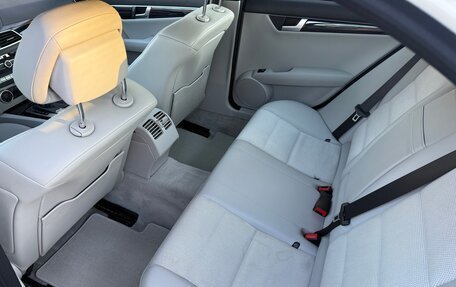 Mercedes-Benz C-Класс, 2011 год, 1 650 000 рублей, 14 фотография
