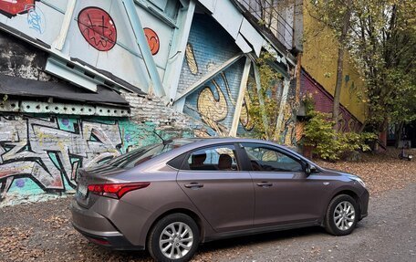 Hyundai Solaris II рестайлинг, 2021 год, 1 700 000 рублей, 4 фотография