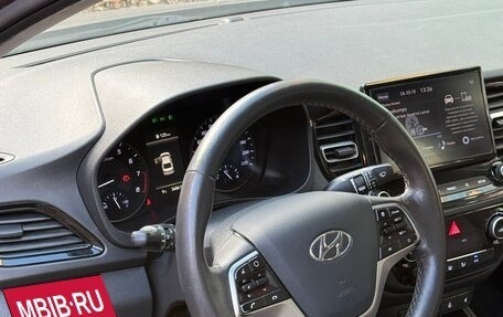 Hyundai Solaris II рестайлинг, 2021 год, 1 700 000 рублей, 13 фотография