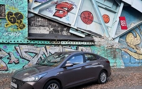 Hyundai Solaris II рестайлинг, 2021 год, 1 700 000 рублей, 2 фотография