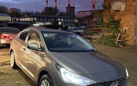 Hyundai Solaris II рестайлинг, 2021 год, 1 700 000 рублей, 3 фотография