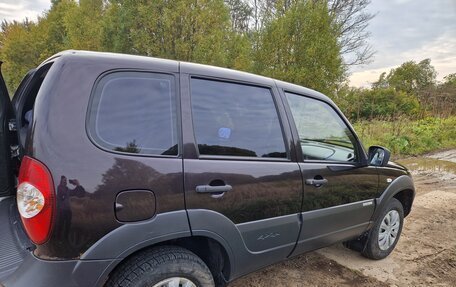 Chevrolet Niva I рестайлинг, 2013 год, 575 000 рублей, 2 фотография