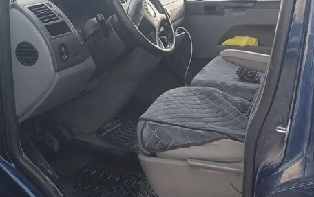Volkswagen Caravelle T5, 2005 год, 890 000 рублей, 5 фотография