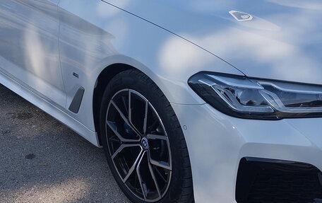 BMW 5 серия, 2021 год, 5 600 000 рублей, 4 фотография