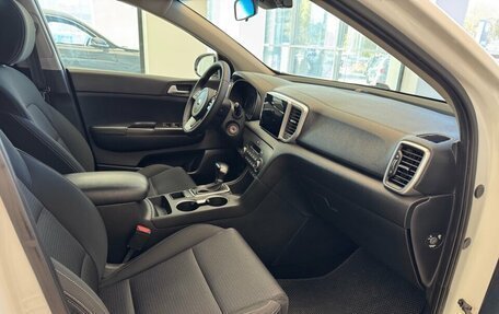 KIA Sportage IV рестайлинг, 2019 год, 2 000 000 рублей, 16 фотография