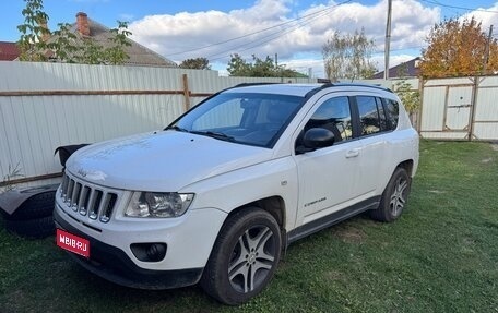 Jeep Compass I рестайлинг, 2012 год, 800 000 рублей, 1 фотография