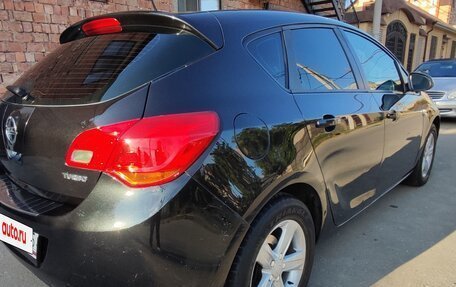 Opel Astra J, 2011 год, 620 000 рублей, 4 фотография