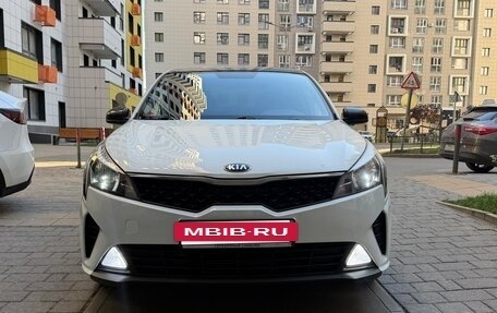KIA Rio IV, 2021 год, 1 494 000 рублей, 2 фотография