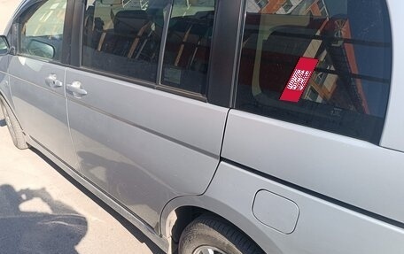 Toyota ISis I, 2011 год, 1 300 000 рублей, 4 фотография