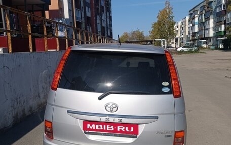 Toyota ISis I, 2011 год, 1 300 000 рублей, 3 фотография
