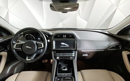 Jaguar F-Pace, 2019 год, 3 350 000 рублей, 14 фотография