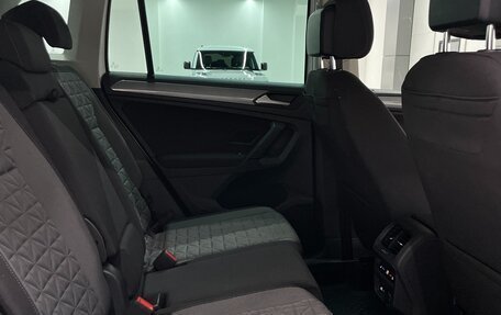 Volkswagen Tiguan II, 2021 год, 3 400 000 рублей, 32 фотография