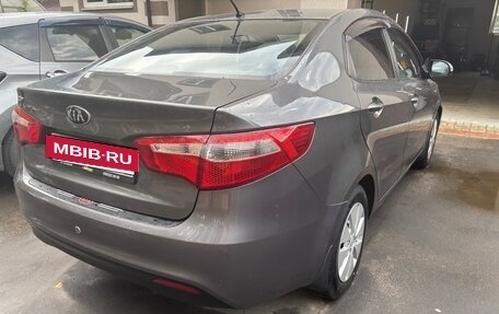 KIA Rio III рестайлинг, 2013 год, 915 000 рублей, 7 фотография