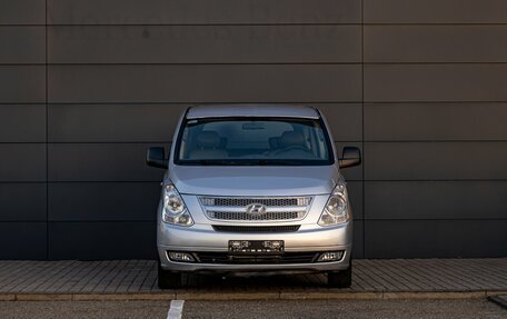 Hyundai Grand Starex Grand Starex I рестайлинг 2, 2010 год, 1 795 000 рублей, 2 фотография