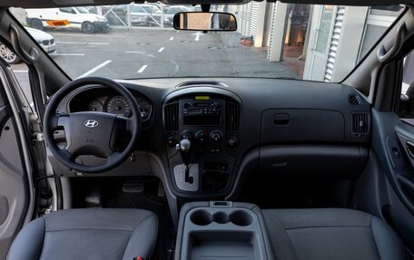 Hyundai Grand Starex Grand Starex I рестайлинг 2, 2010 год, 1 795 000 рублей, 17 фотография
