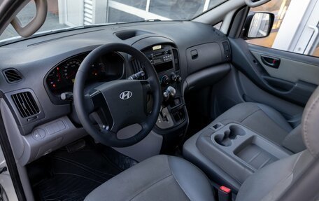 Hyundai Grand Starex Grand Starex I рестайлинг 2, 2010 год, 1 795 000 рублей, 15 фотография