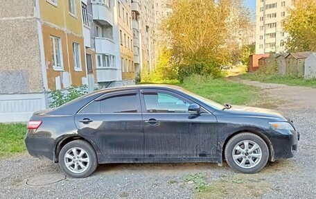 Toyota Camry, 2010 год, 900 000 рублей, 2 фотография