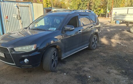 Mitsubishi Outlander III рестайлинг 3, 2010 год, 950 000 рублей, 2 фотография