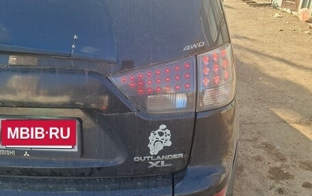 Mitsubishi Outlander III рестайлинг 3, 2010 год, 950 000 рублей, 6 фотография