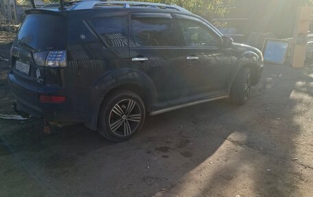 Mitsubishi Outlander III рестайлинг 3, 2010 год, 950 000 рублей, 8 фотография