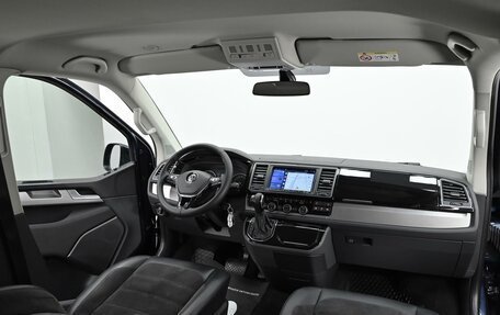 Volkswagen Multivan T6 рестайлинг, 2019 год, 3 249 000 рублей, 7 фотография