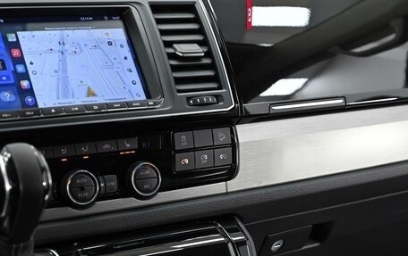 Volkswagen Multivan T6 рестайлинг, 2019 год, 3 249 000 рублей, 11 фотография