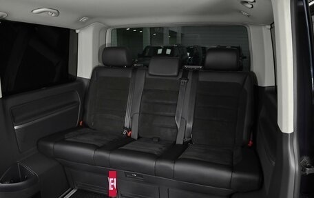 Volkswagen Multivan T6 рестайлинг, 2019 год, 3 249 000 рублей, 15 фотография