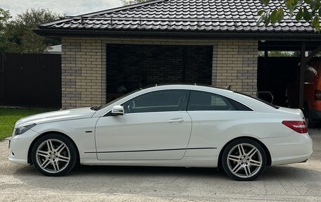 Mercedes-Benz E-Класс, 2011 год, 1 350 000 рублей, 2 фотография