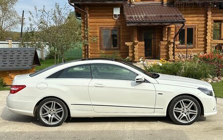 Mercedes-Benz E-Класс, 2011 год, 1 350 000 рублей, 8 фотография