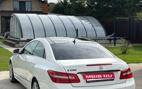 Mercedes-Benz E-Класс, 2011 год, 1 350 000 рублей, 4 фотография