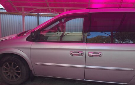 Chrysler Town & Country IV, 2003 год, 700 000 рублей, 4 фотография