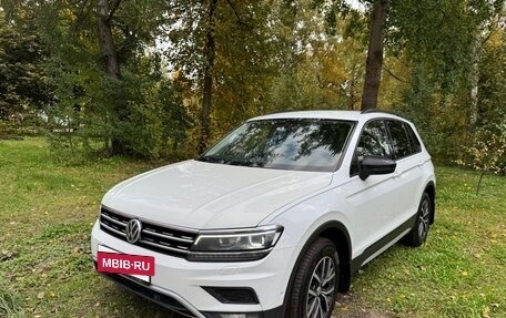 Volkswagen Tiguan II, 2018 год, 2 450 000 рублей, 2 фотография