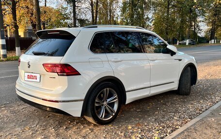 Volkswagen Tiguan II, 2017 год, 2 670 000 рублей, 3 фотография