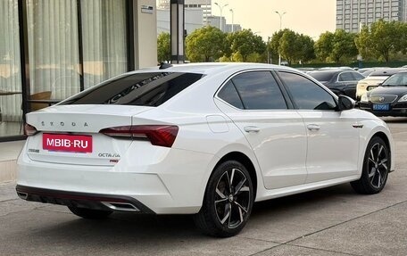 Skoda Octavia IV, 2023 год, 1 580 000 рублей, 4 фотография