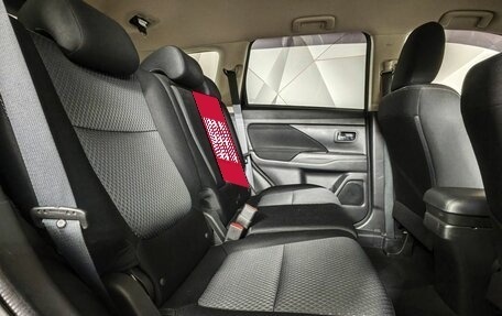 Mitsubishi Outlander III рестайлинг 3, 2018 год, 1 781 000 рублей, 16 фотография