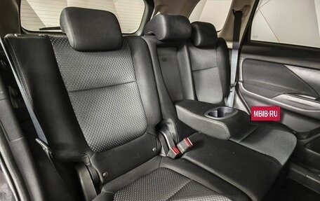 Mitsubishi Outlander III рестайлинг 3, 2018 год, 1 781 000 рублей, 17 фотография