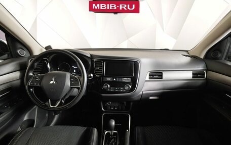 Mitsubishi Outlander III рестайлинг 3, 2018 год, 1 781 000 рублей, 14 фотография
