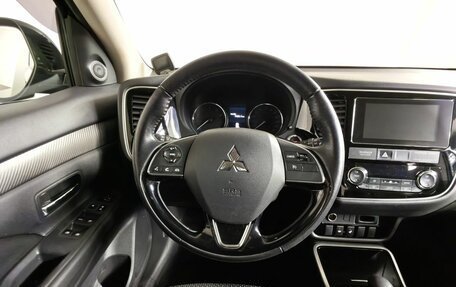 Mitsubishi Outlander III рестайлинг 3, 2018 год, 1 781 000 рублей, 20 фотография