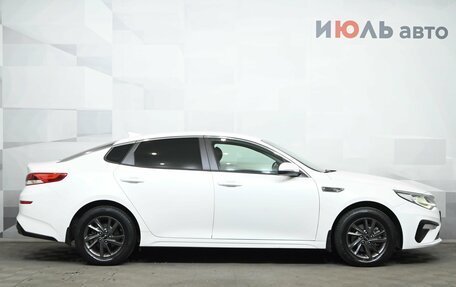 KIA Optima IV, 2018 год, 2 000 000 рублей, 9 фотография