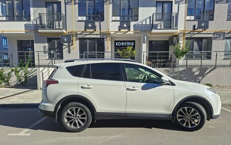 Toyota RAV4, 2015 год, 2 650 000 рублей, 3 фотография
