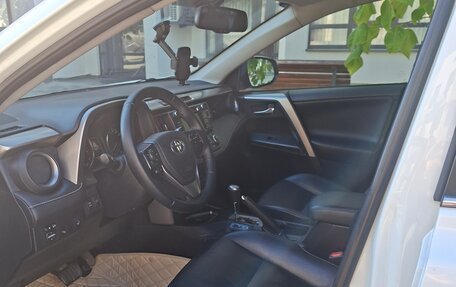 Toyota RAV4, 2015 год, 2 650 000 рублей, 14 фотография
