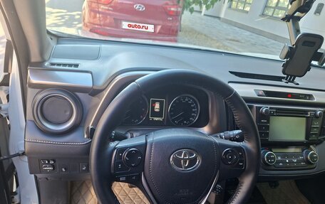 Toyota RAV4, 2015 год, 2 650 000 рублей, 15 фотография