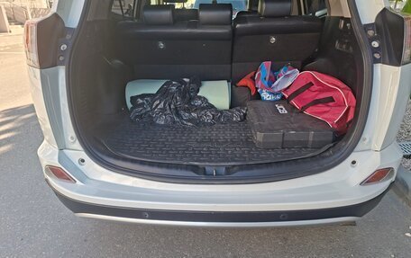 Toyota RAV4, 2015 год, 2 650 000 рублей, 23 фотография