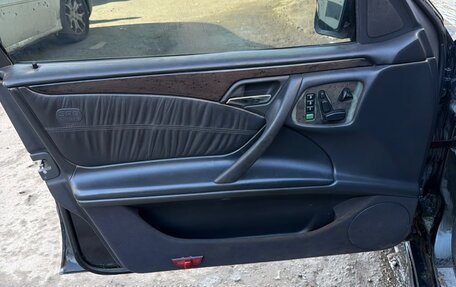 Mercedes-Benz E-Класс, 2001 год, 270 000 рублей, 9 фотография