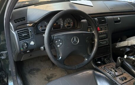 Mercedes-Benz E-Класс, 2001 год, 270 000 рублей, 10 фотография