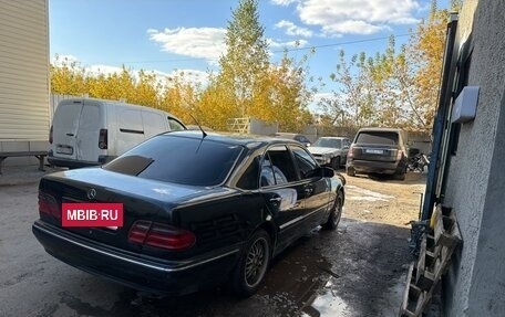 Mercedes-Benz E-Класс, 2001 год, 270 000 рублей, 5 фотография