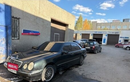 Mercedes-Benz E-Класс, 2001 год, 270 000 рублей, 3 фотография