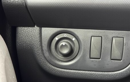 Renault Sandero II рестайлинг, 2019 год, 1 299 000 рублей, 24 фотография